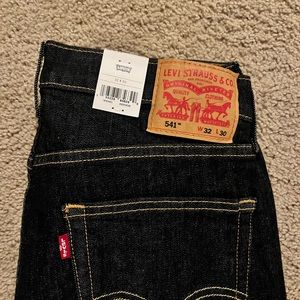 Levi’s 541 athletic taper Dark Wash 32x30